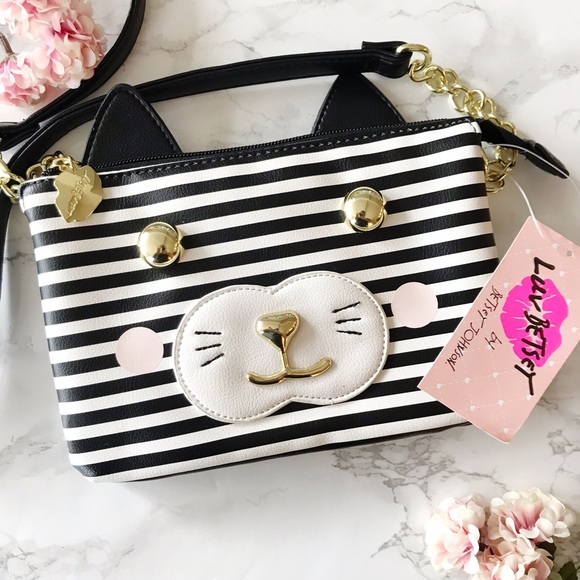 Betsey Johnson Handbags - LUV Betsey Johnson Crossbody Purse
